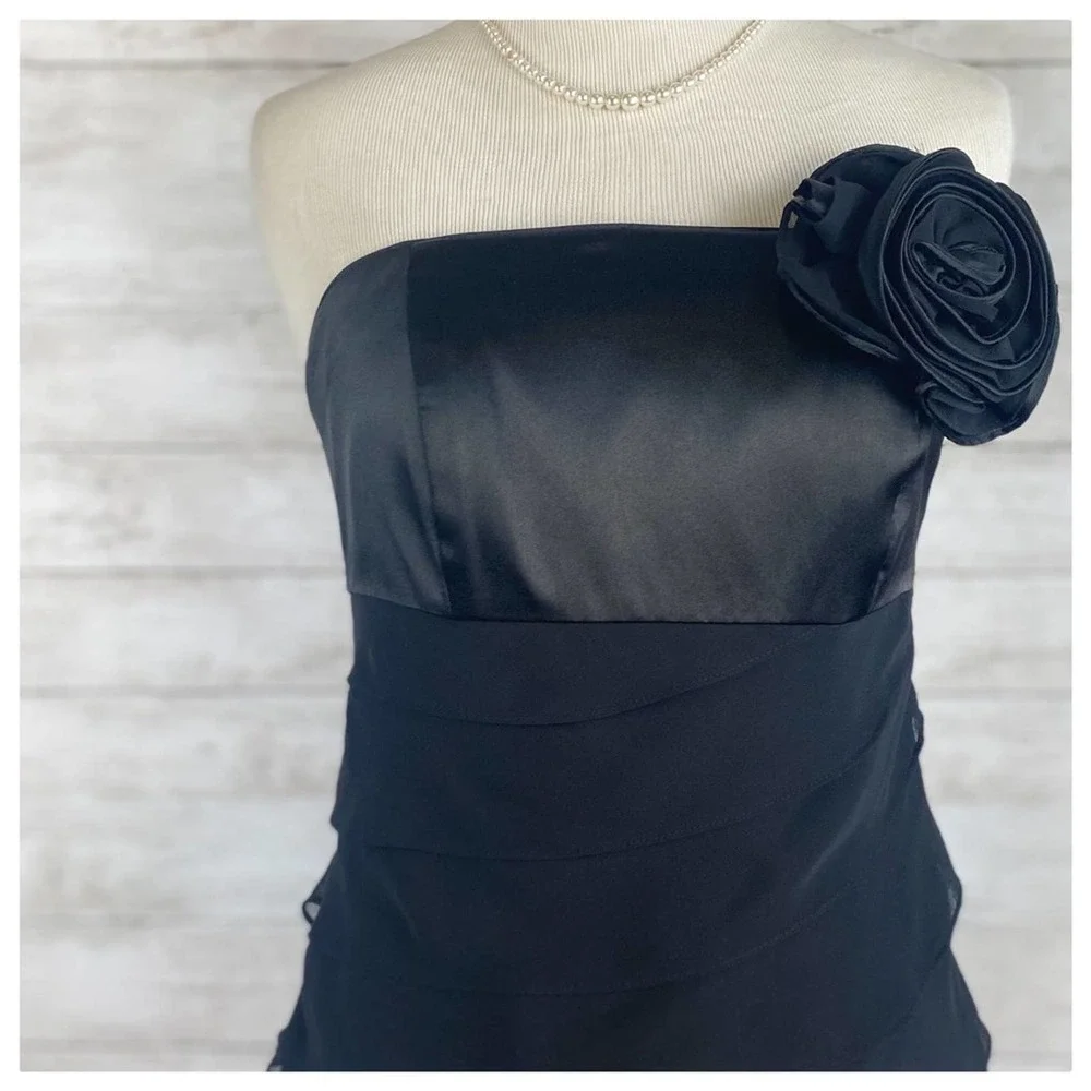 **TAKING DOWN** White House Black Market Big Flower Waterfall Dress - Picture 6 of 10